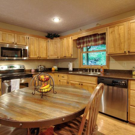 Gorgeous "Country Roads" By Honeybearcabins 4Br 4Ba, Next To Pool, Easy Drive, Main Strip Location! Pigeon Forge Buitenkant foto