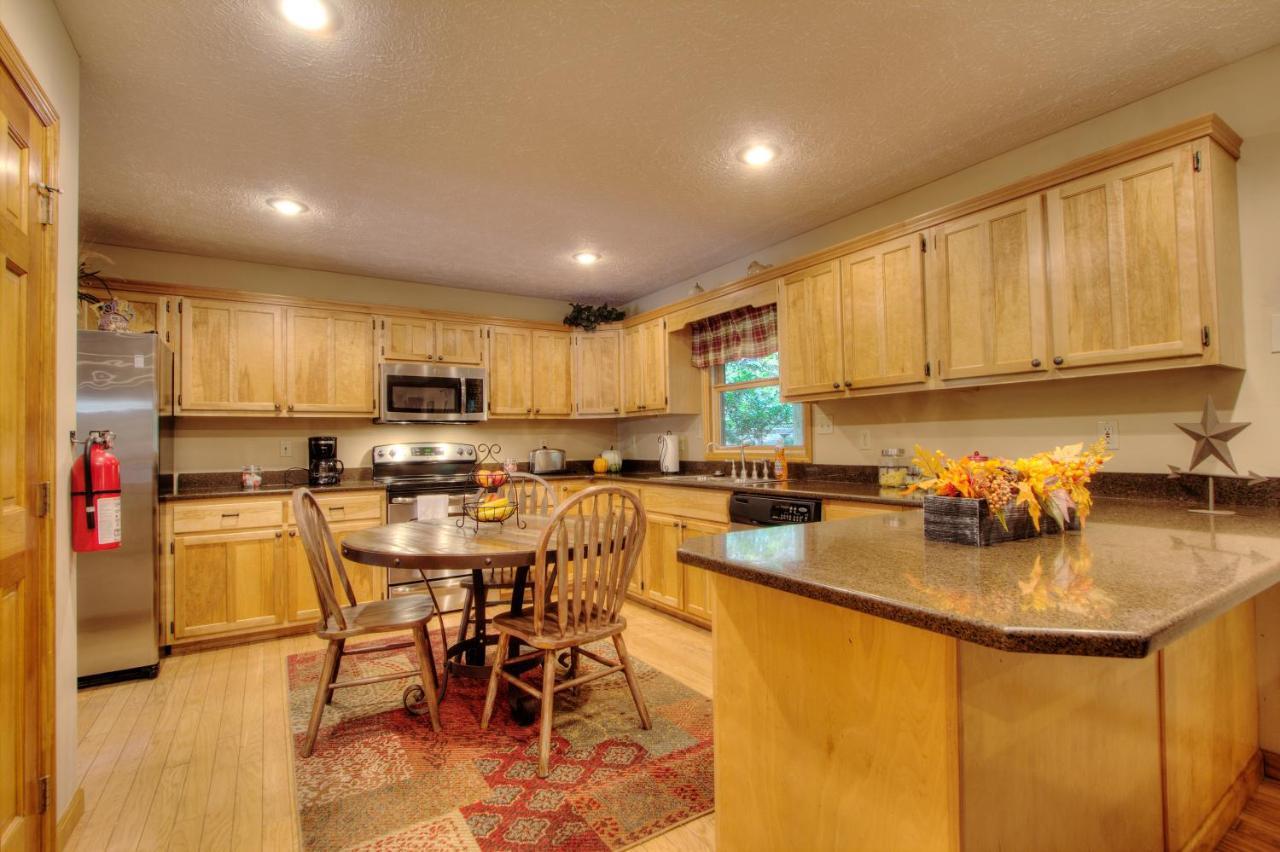 Gorgeous "Country Roads" By Honeybearcabins 4Br 4Ba, Next To Pool, Easy Drive, Main Strip Location! Pigeon Forge Buitenkant foto